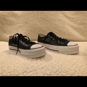 Never worn Converse platform sneaker!